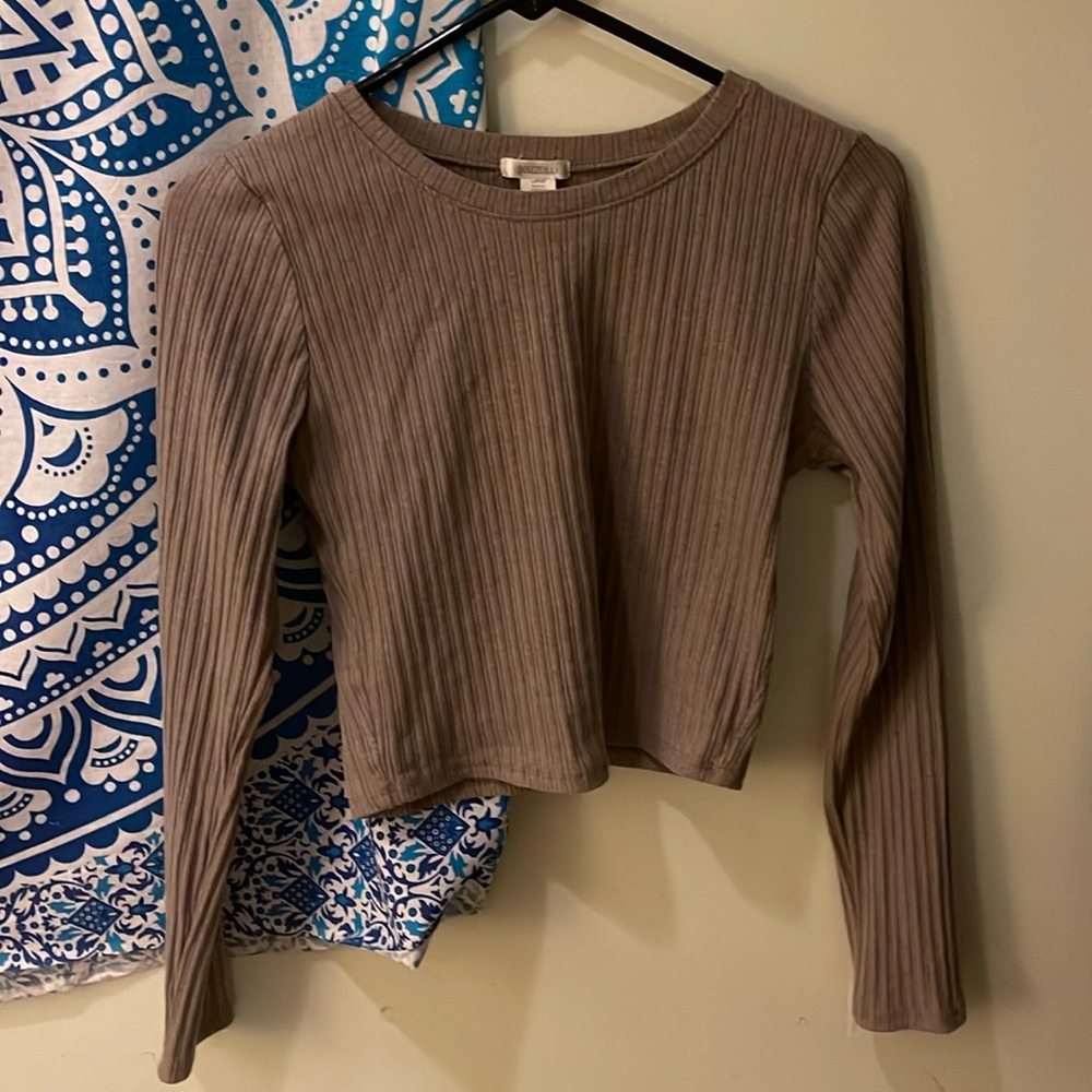 large long sleeve Bozzolo crop top